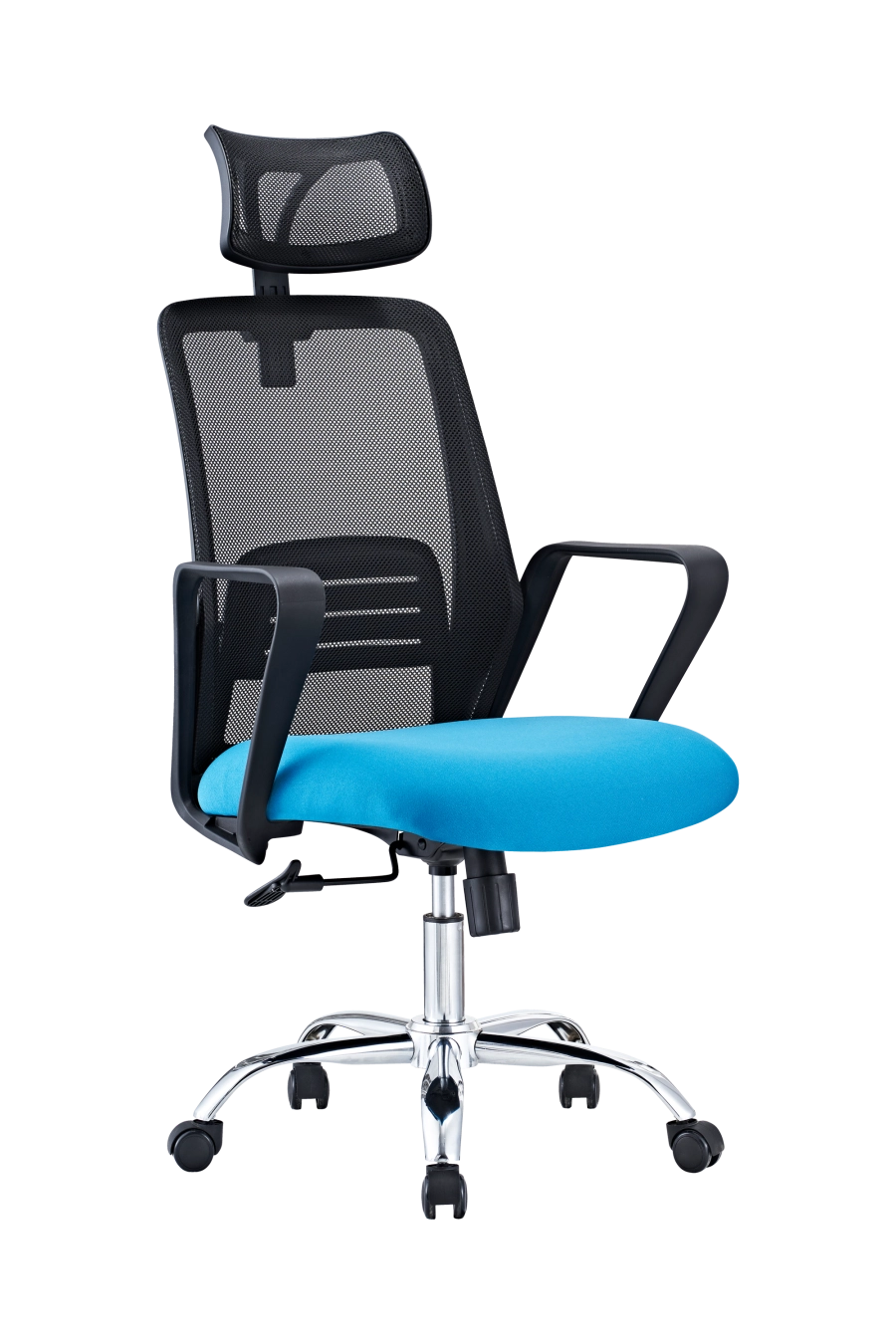 Modena: Transformă orele la birou în momente de relaxare datorită șezutului tapițat cu textil moale, susținut de un spătar din plasă acrilică ce lasă aerul să circule liber. Suportul lombar fix menține curbura naturală a coloanei, reducând oboseala de la sfârșitul zilei. Tetiera reglabilă pe înălțime îți sprijină gâtul indiferent de statura ta, iar cotierele fixe păstrează brațele într-o poziție firească. Baza rotativă și roțile din nailon alunecă silențios pe orice suprafață, fără urme. Schema cromatică negru-albastru adaugă o notă modernă, potrivită atât pentru home-office, cât și pentru spații corporative.