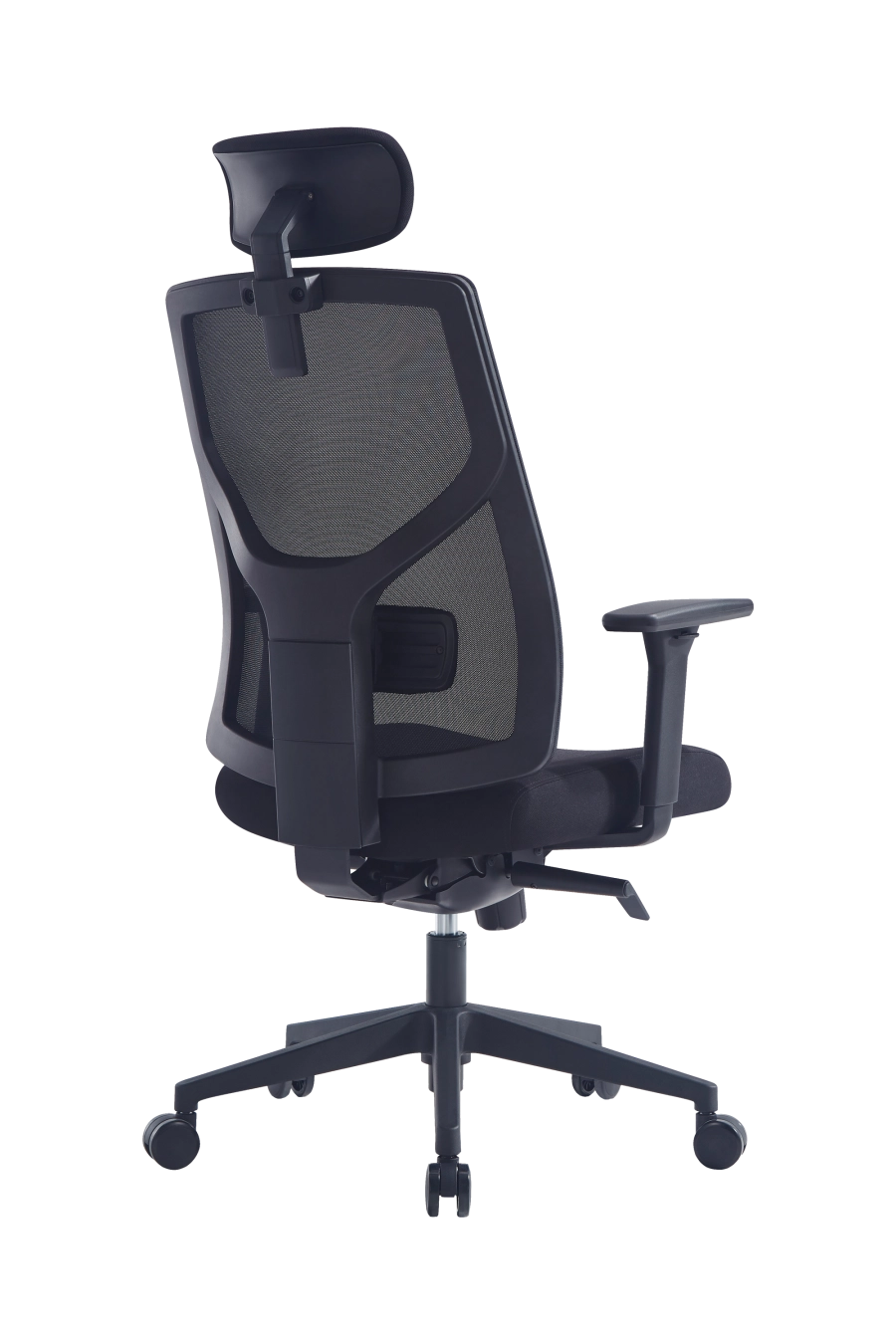 Parma: Reglează tot ce contează: CUSTÓ Parma îți permite să deplasezi spătarul pe înălțime, să glisezi șezutul față/ spate și să ajustezi suportul lombar 2D exact pe zona sensibilă a spatelui. Tetiera 2D relaxează coloana cervicală, iar cotierele pe înălțime mențin brațele la nivelul corect cu tastatura. Plasa acrilică elimină căldura excesivă, iar șezutul din spumă de densitate înaltă distribuie uniform greutatea. Roțile din poliuretan mențin liniștea în open-space, protejând podeaua. Totul într-un finisaj negru care nu se demodează.