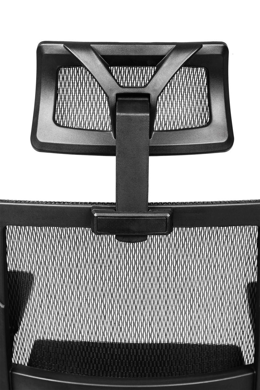 Bologna: Cu suport extensibil pentru picioare și reglaj de înălțime a spătarului, CUSTÓ Bologna transformă pauzele scurte în momente de relaxare reală. Șezutul din plasă elastomerică și spătarul din plasă acrilică asigură ventilație continuă. Suportul lombar reglabil și tetiera 2D se adaptează formei tale, iar brațele 3D pot fi ajustate în fiecare direcție. Șezutul glisant și mecanismul sincron mențin postura corectă în sarcini diverse. Roțile din plastic alunecă ușor, iar finisajul negru se potrivește spațiilor high-tech.