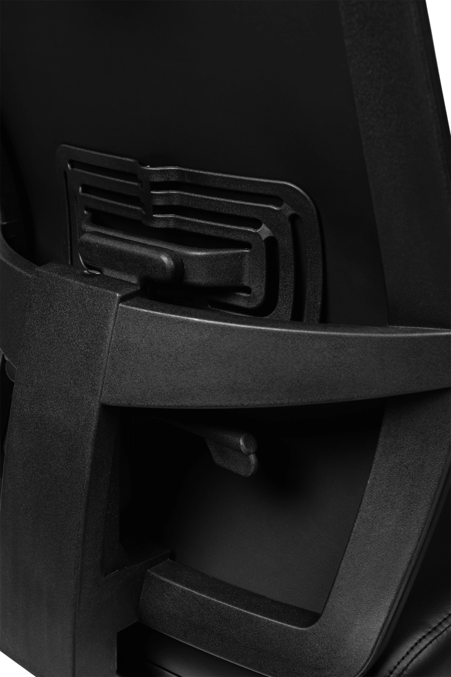 Girona: CUSTÓ Girona îmbină aspectul sofisticat al pielii artificiale cu beneficii ergonomice avansate. Suportul lombar 2D și tetiera 2D se ajustează precis, reducând presiunea pe discurile vertebrale. Șezutul glisant permite reglaj de adâncime, iar brațele 3D se aliniază rapid la poziția ideală de tastare. Spătarul larg susține întregul torace, favorizând respirația corectă. Baza rotativă și roțile din plastic garantează mobilitate fără zgârieturi. Potrivit pentru manageri care doresc confort premium în întâlniri îndelungate.