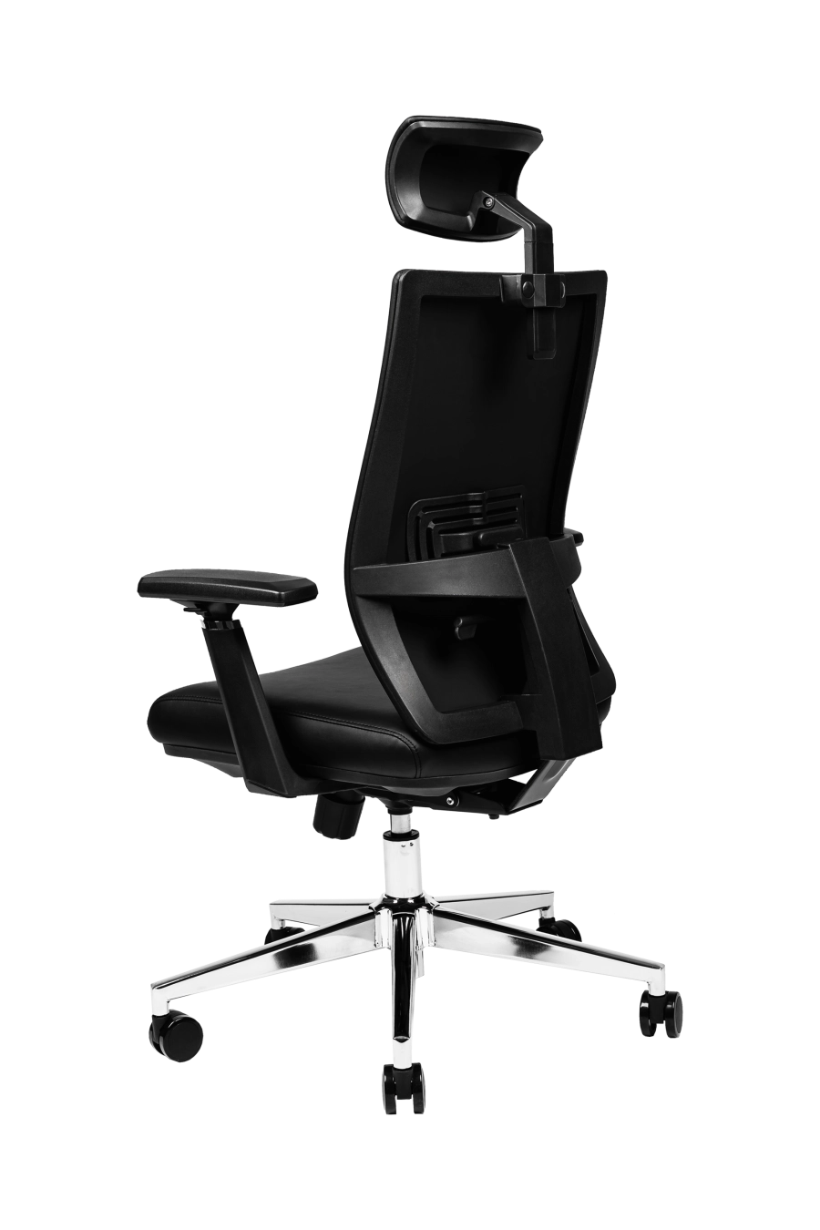 Girona: CUSTÓ Girona îmbină aspectul sofisticat al pielii artificiale cu beneficii ergonomice avansate. Suportul lombar 2D și tetiera 2D se ajustează precis, reducând presiunea pe discurile vertebrale. Șezutul glisant permite reglaj de adâncime, iar brațele 3D se aliniază rapid la poziția ideală de tastare. Spătarul larg susține întregul torace, favorizând respirația corectă. Baza rotativă și roțile din plastic garantează mobilitate fără zgârieturi. Potrivit pentru manageri care doresc confort premium în întâlniri îndelungate.