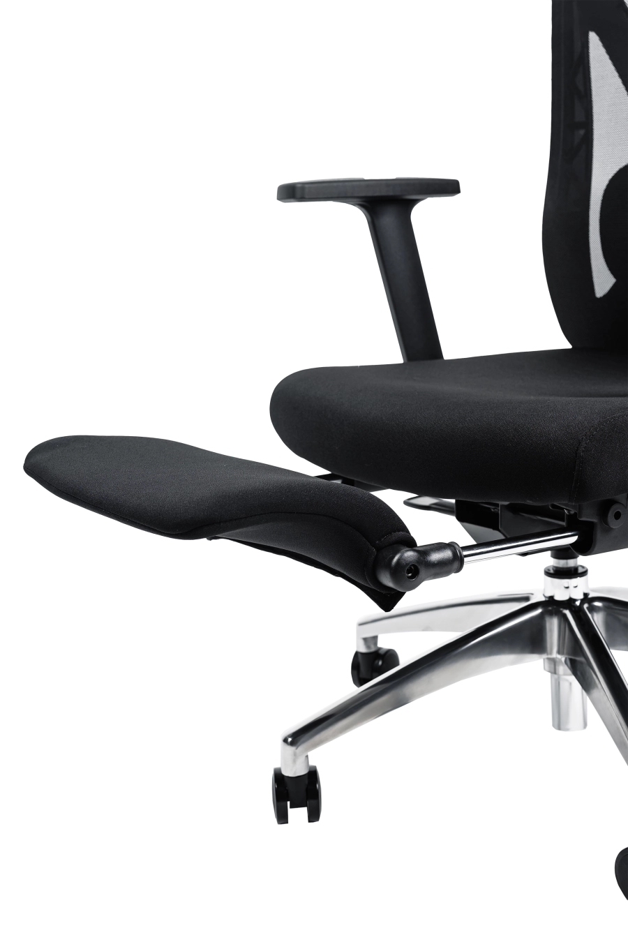 Dublin: CUSTÓ Dublin este scaunul complet echipat pentru multitasking: șezut textil comod, spătar din plasă acrilică ventilată și suport pentru picioare retractabil. Tetiera 2D și suportul lombar 2D se reglează independent, adaptându-se stilului tău de lucru. Brațele ajustabile pe înălțime facilitează trecerea de la tastare la prezentări. Un umeraș integrat păstrează sacoul impecabil, eliminând aglomerația de pe spătar. Roțile din poliuretan rulează lin, iar finisajul negru se integrează perfect în birouri moderne.