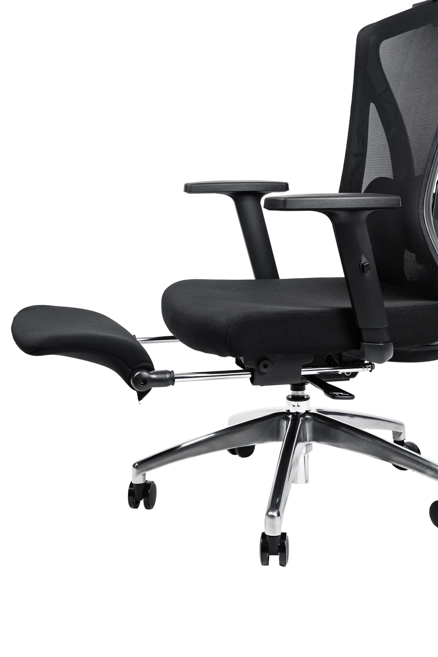 Dublin: CUSTÓ Dublin este scaunul complet echipat pentru multitasking: șezut textil comod, spătar din plasă acrilică ventilată și suport pentru picioare retractabil. Tetiera 2D și suportul lombar 2D se reglează independent, adaptându-se stilului tău de lucru. Brațele ajustabile pe înălțime facilitează trecerea de la tastare la prezentări. Un umeraș integrat păstrează sacoul impecabil, eliminând aglomerația de pe spătar. Roțile din poliuretan rulează lin, iar finisajul negru se integrează perfect în birouri moderne.