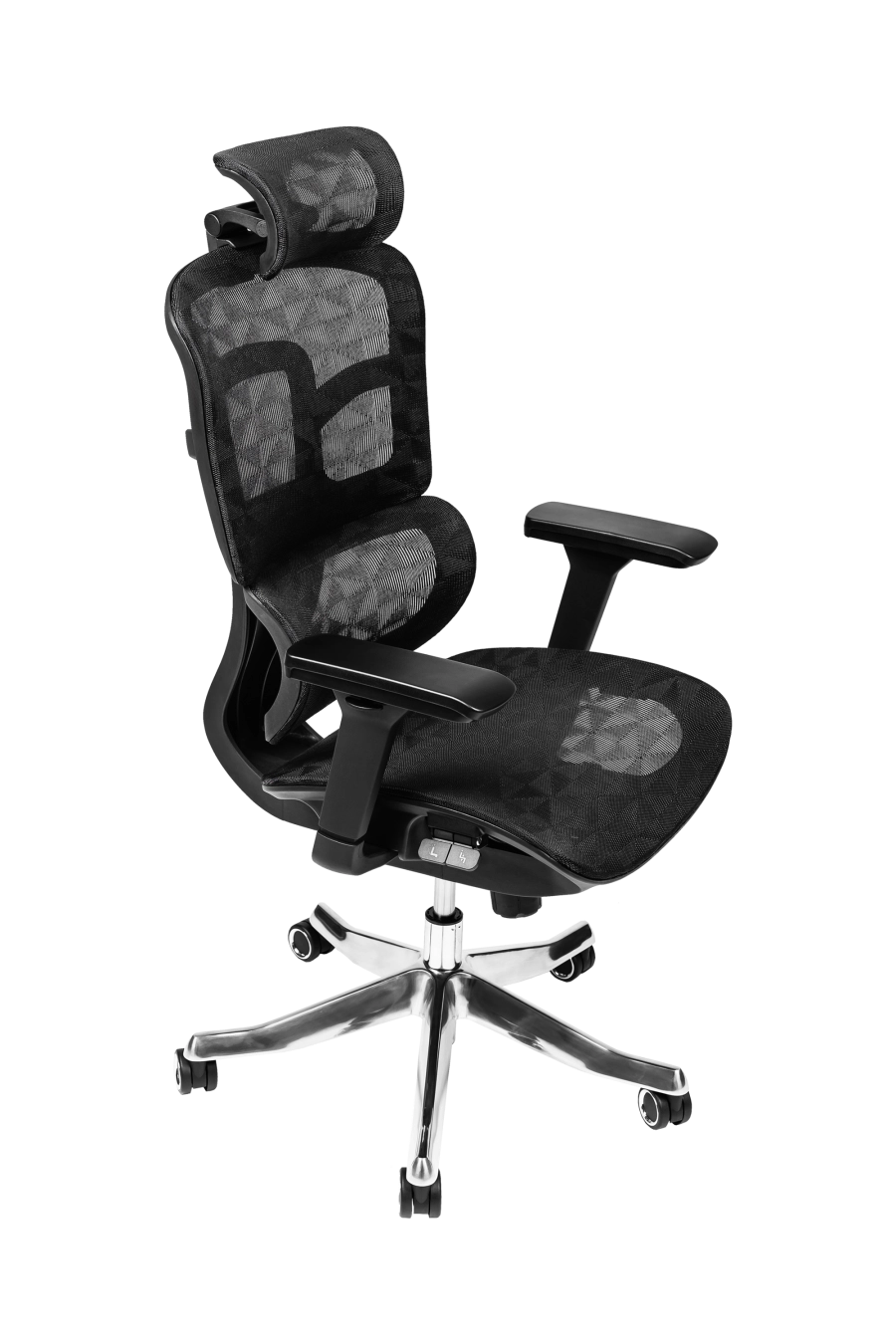 Porto: Conceput pentru reglaje la îndemână, CUSTÓ Porto combină șezutul și spătarul din plasă elastomerică ce mențin un microclimat plăcut chiar și în zilele toride. Tetiera 3D se adaptează înălțimii și unghiului capului, iar cotierele 3D permit setarea pe înălțime, adâncime și rotație. Baza rotativă ușoară și roțile din poliuretan rulează silențios, protejând pardoseala. O alegere ideală pentru birouri executive care cer funcționalitate maximă într-un look sobru.