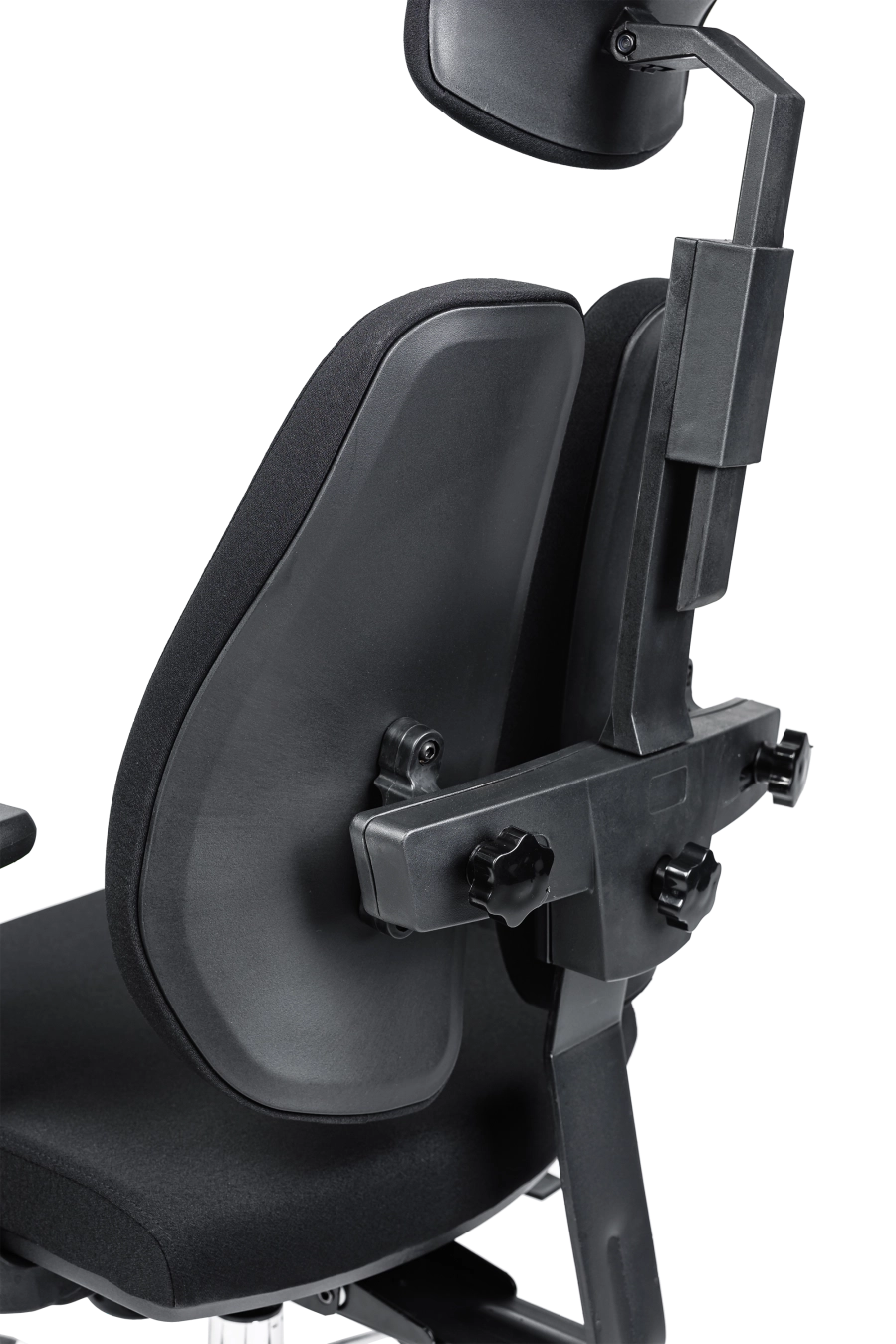 Budapesta: CUSTÓ Budapesta combină sezutul și spătarul căptușite în textil plăcut la atingere cu un suport lombar reglabil ce previne disconfortul în zona inferioară a spatelui. Poți glisa șezutul înainte sau înapoi pentru a regla adâncimea, iar tetiera 2D susține ceafa la unghiul dorit. Cotierele 3D se ajustează rapid pe înălțime, adâncime și rotație, menținând brațele relaxate la tastatură. Mecanismul sincron încurajează mișcările naturale. Roțile din poliuretan rulează lin, protejând suprafețele delicate. Ideal pentru profesioniștii care petrec ore întregi în fața calculatorului.