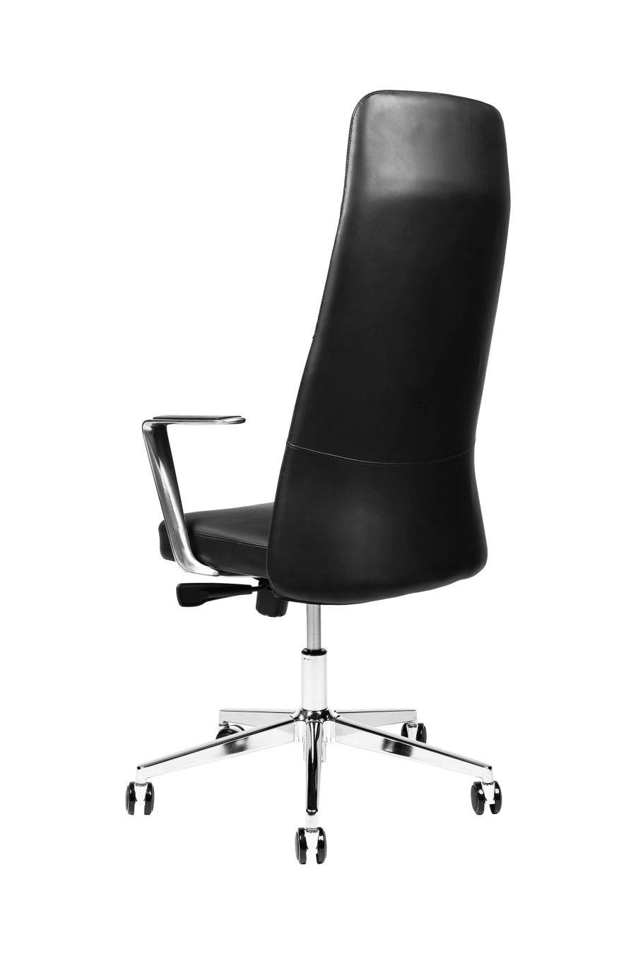 Milano: CUSTÓ Milano adoptă minimalismul pielii artificiale negre, oferind un aspect sobru și profesional. Șezutul ergonomic și spătarul înalt susțin postura corectă, iar cotierele fixe păstrează antebrațele într-un unghi natural. Mecanismul de balans permite pauze rapide de destindere, prevenind rigiditatea musculară. Baza rotativă ușoară și roțile din poliuretan asigură mobilitate lină în spațiul de lucru. Rezistența materialelor face față utilizării zilnice intense, fiind alegerea potrivită pentru săli de ședință sau recepții executive.