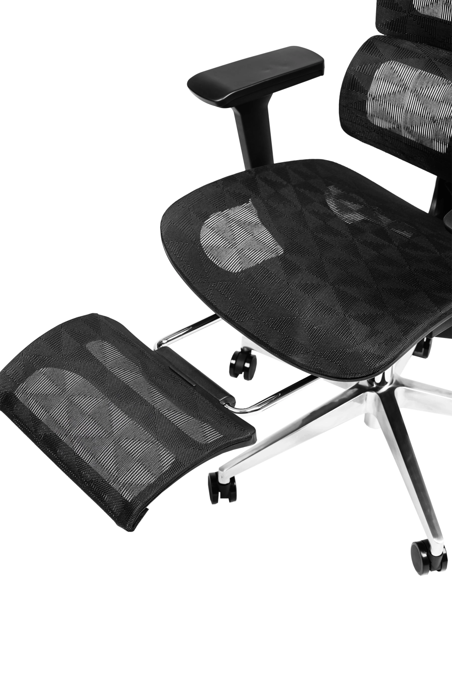 Napoli: CUSTÓ Napoli aduce confort complet cu plasă elastomerică atât pe șezut, cât și pe spătar, eliminând punctele de presiune și menținând fluxul de aer. Suportul lombar reglabil și tetiera 3D susțin poziția corectă, iar cotierele 3D se adaptează fiecărui task. Suportul extensibil pentru picioare îți oferă o poziție relaxată în timpul pauzelor, fără a părăsi biroul. Mecanismul sincron urmează mișcările naturale, reducând oboseala. Roțile din poliuretan protejează podeaua și alunecă fără zgomot. Ideal pentru proiecte maraton sau sesiuni de lucru prelungite.